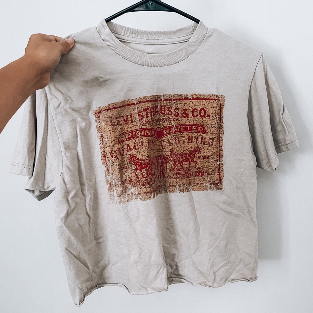 Levi’s Crop Top
